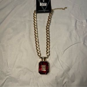 Statement necklace